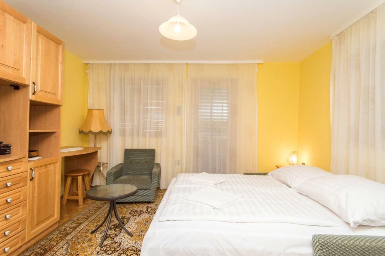 Kaman Pince Appartement Alsópáhok